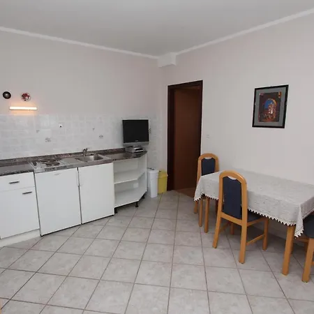 Rooms And Apartments Dino Rovinj Exterior photo