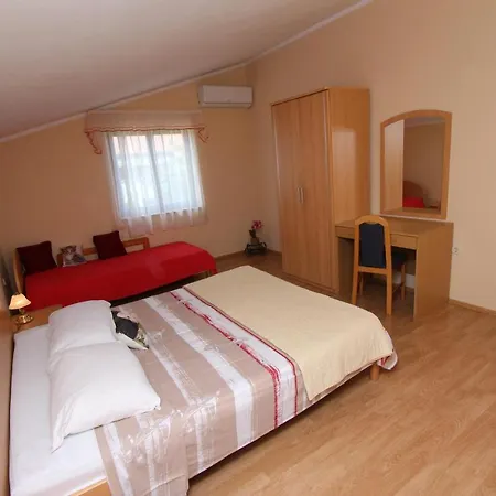 Rooms And Apartments Dino Rovinj Exterior photo