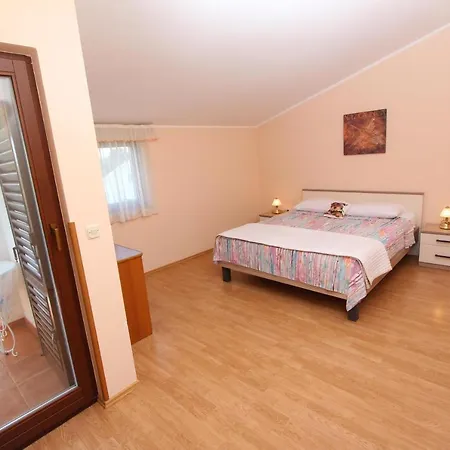 Rooms And Apartments Dino Rovinj Exterior photo
