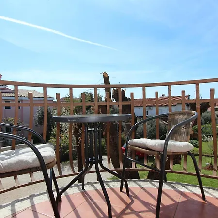 Rooms And Apartments Dino Rovinj Exterior photo