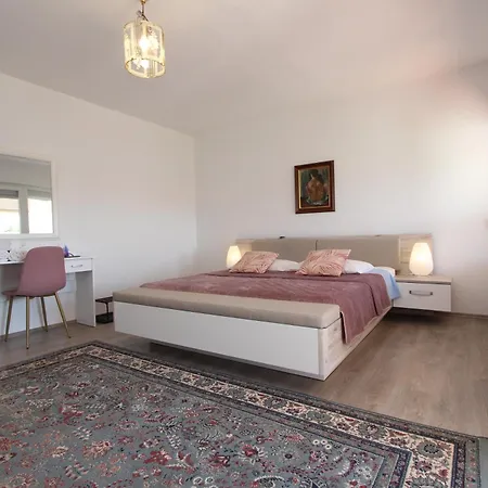 Rooms And Apartments Dino Rovinj Exterior photo